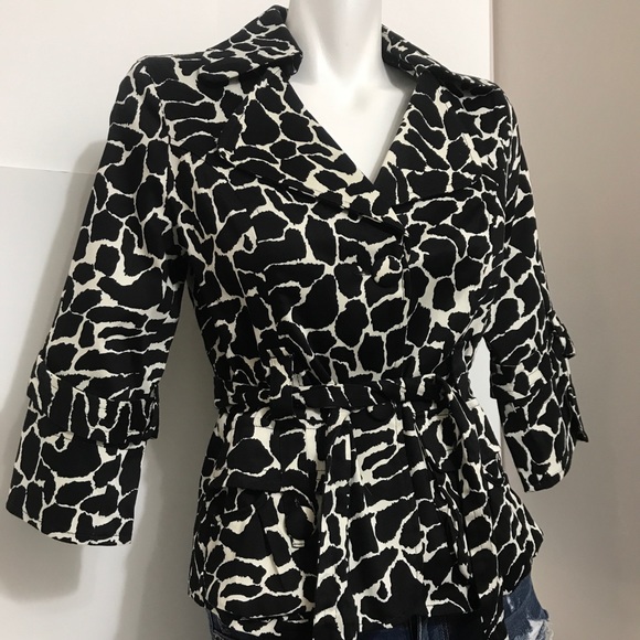 Talie Classic B&W Animal Print Padded BeltedBlazer - Picture 6 of 10